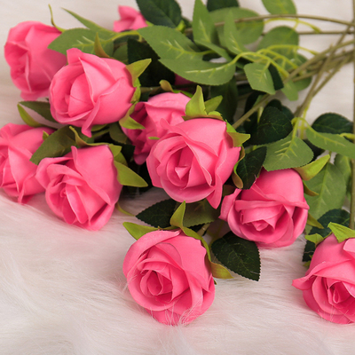 Un buon prezzo. rosa di montagna di neve artificiale rosa unica rosso fiore artificiale casa di nozze Decorazione San Valentino bouquet tattile fiore artificiale in linea