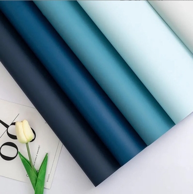Un buon prezzo. Nuovo prodotto: Acquerolor Flower Island carta da involucro di fiori in stile coreano, pellicola impermeabile perle, materiale di imballaggio per bouquet della fioraia all'ingrosso in linea