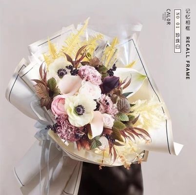 Un buon prezzo. Nuovo materiale di carta da involucro di fiori, cornice fotografica di memoria, carta da involucro di fiori, bordo a colori solidi, carta eurasiatica, imballaggio di bouquet in stile coreano in linea