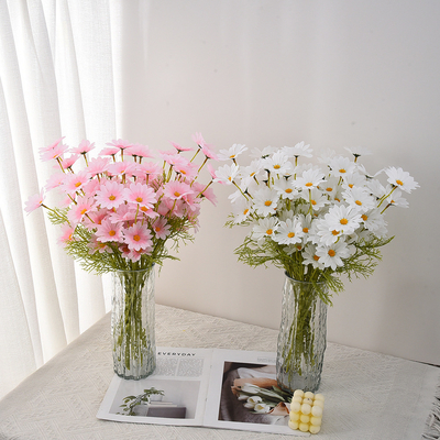 Un buon prezzo. Camomilla, margherite, fiori artificiali, ornamenti del soggiorno, decorazioni domestiche, oggetti fotografici, bouquet di nozze, fiori artificiali in linea