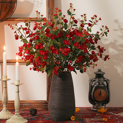 Un buon prezzo. Fiore di rosa simulato Confine trasversale a più teste Fiore simulato Bouquet artificiale Decorazione nuziale Fallace ornamento floreale portatile in linea