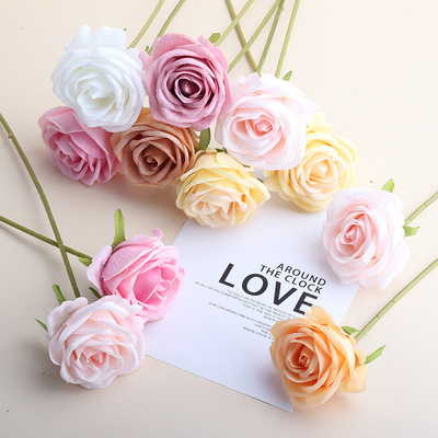 Un buon prezzo. Simulazione transfrontaliera simulazione artificiale rosa fiore rosa a ramo unico fiore artificiale fiore seta fiore decorazione domestica fiore in linea
