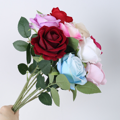 Un buon prezzo. Rosa artificiale, rosa di perla a una sola testa, accessorio fotografico per lo studio fotografico, fiore artificiale, bestseller di San Valentino in linea