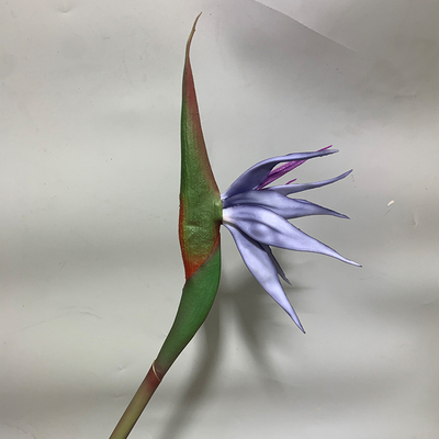 Un buon prezzo. Uccello del paradiso di gomma morbida fiore artificiale di plastica in stile cinese ornamenti per la decorazione della casa per la fotografia di nozze in linea