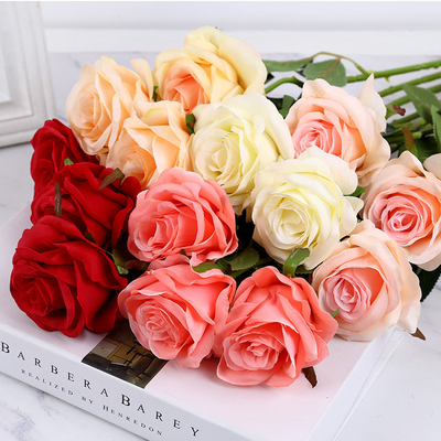 Un buon prezzo. Rosa simulata rosa singola all'ingrosso matrimonio decorazione domestica composizione floreale rosa simulata in linea