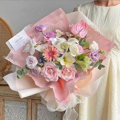 Un buon prezzo. Popolare carta piegata impermeabile, carta da favo, imballaggio di fiori, carta a maglia, imballaggio floreale, rivestimento di bouquet, carta regalo in linea