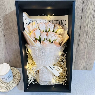 Un buon prezzo. Giornata di Natale rosa tulipano Simulato Bouquet di fiori Confessione Regalo di compleanno Produttore ingrosso Bouquet Regalo in linea