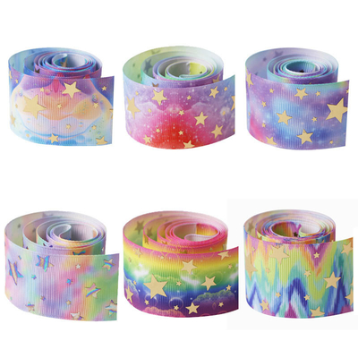 Un buon prezzo. Nastro Meisida a filo di 3,8 cm nastro rosso e argento stella arcobaleno in gradiente di colore nastro all'ingrosso in linea