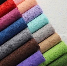Un buon prezzo. Carta di imballaggio impermeabile a fiore in molti colori Tempo di spedizione 30-45 giorni Carta da sogno di macaroni in linea