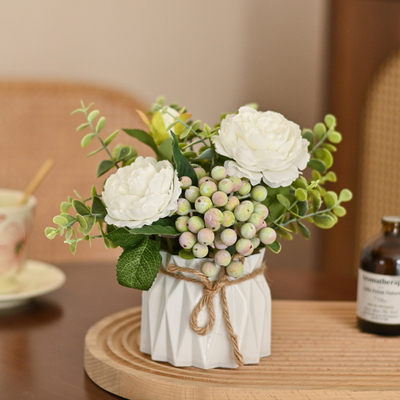 Un buon prezzo. Ornamenti a base di fiori artificiali scandinavi freschi e leggeri, fiori artificiali per il soggiorno, fiori secchi, decorazioni per tavolini da caffè, fiori per tavolini da pranzo, composizioni floreali di seta in linea
