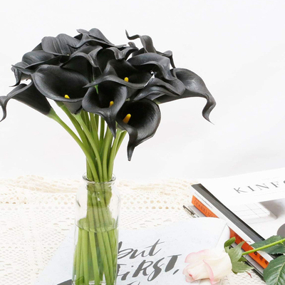 Un buon prezzo. Vendita diretta in fabbrica di mini-lili di calla unici in PU, fiori artificiali, vendita all'ingrosso di fiori per la decorazione domestica di qualità per matrimoni e feste in linea