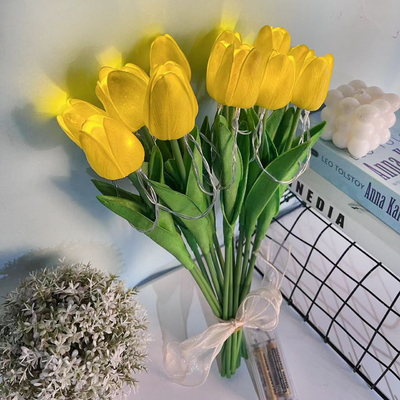 Un buon prezzo. Luci a nastro di fiori simulate transfrontaliere, luci notturne a LED illuminate da tulipani, luci ambientali, regali per le vacanze, atmosfera di cerimonia a letto in linea