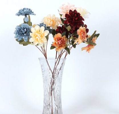 Un buon prezzo. Tessuto di seta di fiori simulato, 3 teste di dahlia, decorazione della sala nuziale, disposizione del palco del soggiorno, fiori di seta, fiori finti, disposizione floreale e piante verdi in linea