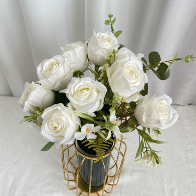 Un buon prezzo. Tessuto rivestito 11 forchetta rosa milanese sposa nuziale in possesso di un bouquet in linea