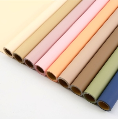Un buon prezzo. Rollo di nebbia mattutina in stile coreano, carta a colori solidi, pellicola opaca con sensazione di pelle, carta di avvolgimento a fiore impermeabile, carta di avvolgimento a fiore all'ingrosso in linea