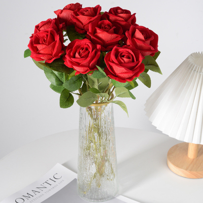 Un buon prezzo. Rosa di velluto simulata, fiore finto, decorazione di casa per matrimoni, San Valentino, mazzo artificiale con sensazione tattile in linea