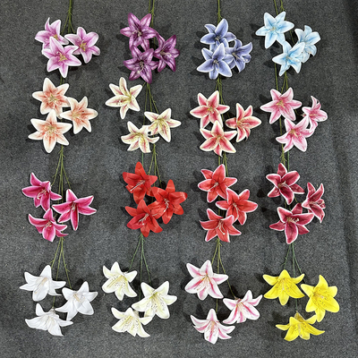 Un buon prezzo. Simulazione di giglio a 3 teste artificiale fiore artificiale fascio di fiore di seta fiore di plastica artificiale fiore decorazione del soggiorno matrimonio arrangiamento floreale in linea