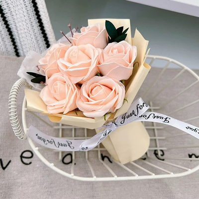 Un buon prezzo. Niche ins high-end Manta rosa bouquet finito fiori artificiali, fiori sapone eterno in linea