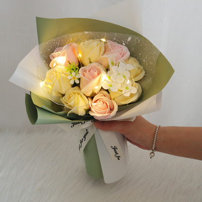Un buon prezzo. Rose da regalo creative transfrontaliere, bouquet a mano, San Valentino, Festival Qixi, Festa della Mamma, regali di compleanno, vendita all'ingrosso di sapone e fiori in linea