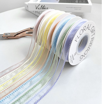 Un buon prezzo. Coreano Wave Edge Snow Silk Ribbon Imballaggio floreale Materiale fai da te Bouquet Binding Flowers Strisce decorativa avanzata in linea