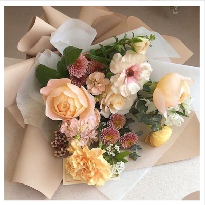 Un buon prezzo. Pellicola opaca di porcellana 58*58cm impermeabile Pellicola perlata fai da te Carta di avvolgimento Rollo di fiori Avvolgimento carta opaca ghiacciata in linea