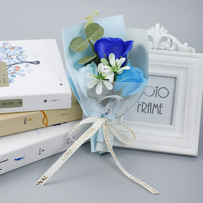 Un buon prezzo. Mini piccolo bouquet di fiori Natale e San Valentino rosa sapone fiori scatola regalo per abbinare ricordi di nozze in linea