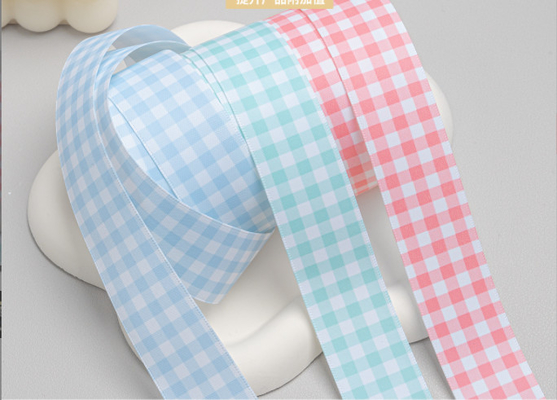 Un buon prezzo. Alta tenacia accessori per capelli fai-da-te a mano cinture di seta accessori di abbigliamento scatola regalo imballaggio griglia di punti nastro di latte a righe in linea