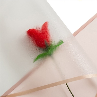 Un buon prezzo. Carta da imballaggio impermeabile per fiori per fioristi del Festival Qixi e carta per l'imballaggio di bouquet in linea