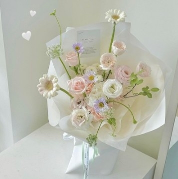 Un buon prezzo. Carta da imballaggio floreale con pellicola perlata extra spessa Macaron da 57*57 cm con molti colori in linea