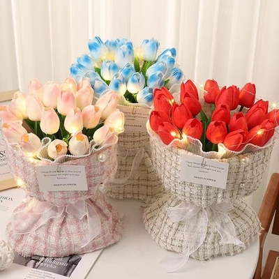 Un buon prezzo. Un fiore di tulipano finito regalo per la festa della mamma, un fiore perenne a mano di fiori profumati è un affascinante regalo per la tua ragazza il 20 maggio in linea
