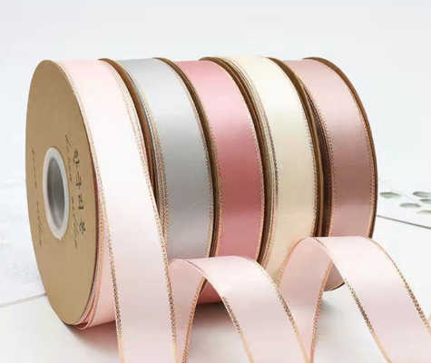 Un buon prezzo. Decorazione a mano di nastro a bordo di arco e oro su cintura di poliestere a doppio lato ad alta tenacia per fiori cotti confezionamento regalo in linea