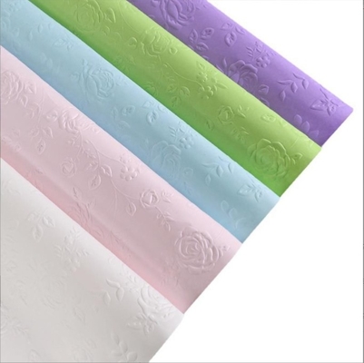 Un buon prezzo. Carta artistica con texture goffrata, elegante e resistente, in molti colori per l'imballaggio floreale in linea
