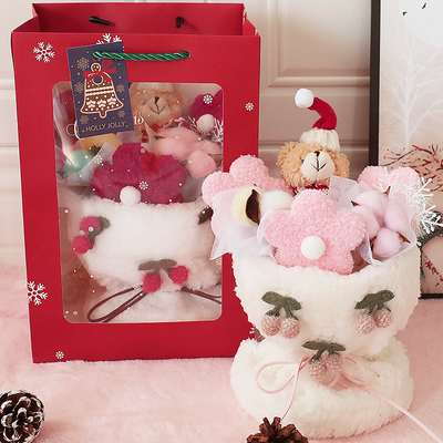 Un buon prezzo. Regali di San Valentino e di Natale per la tua ragazza e la tua migliore amica: organizzare una bancarella con bambole, bouquet, giocattoli di peluche fatti a mano e regali di fiori in linea