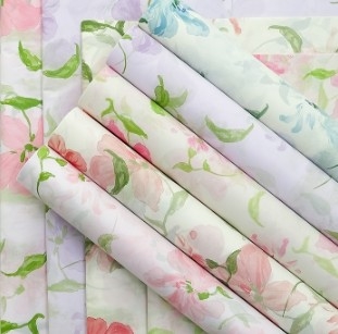 Un buon prezzo. Carta da imballaggio floreale fai-da-te in stile Cherry Snow Pear, carta speciale per spedizioni, tempo di consegna 30-45 giorni in linea
