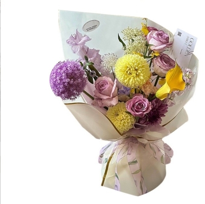 Un buon prezzo. Carta da imballaggio floreale fai-da-te per San Valentino Qixi con fiori dorati ionizzati su carta Hansu con bordo dorato e pellicola jelly in linea