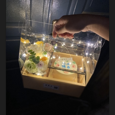 Scatola di torte di fiori, scatola di fiori di frutta pieghevole in PVC trasparente, scatola di arrangiamento floreale portatile per San Valentino e scatola regalo di fiori popolare
