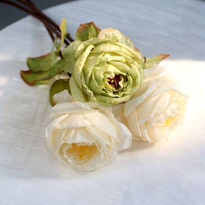 Un buon prezzo. rosa artificiale dalla testa grossa, rosa con bordo carbonizzato, fiore artificiale, fiore per la decorazione della casa, fiore di seta, bouquet da sposa in linea