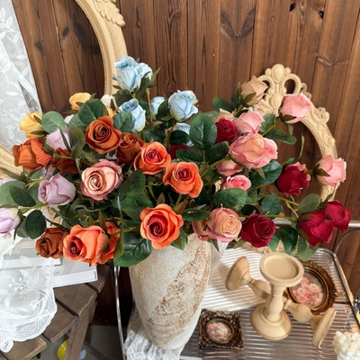 Rose di fiori simulati, cascata di rose Dora a 6 teste, decorazione di fiori finti, decorazione di scena all'ingrosso per bouquet di nozze