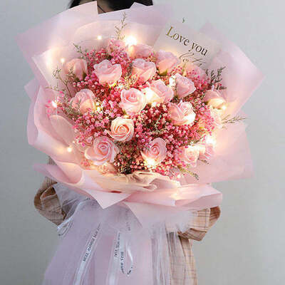 Un buon prezzo. Bouquet di fiori di sapone artificiale per il respiro del bambino con fiori di rose Fale di garza bianca, regalo di San Valentino in linea