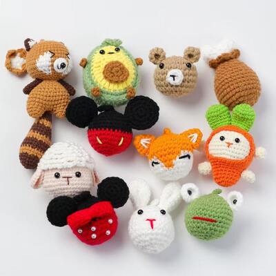 Un buon prezzo. Nuova bambola a maglia a cravatta artigianale Amigurumi per casa Decorazione natalizia portachiavi regalo in linea
