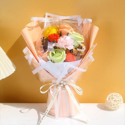 Un buon prezzo. Morbido e moderno sapone fatto a mano bouquet di rose di dimensioni standard, regalo festivo per decorazioni di compleanno, matrimonio, vacanza estiva in linea