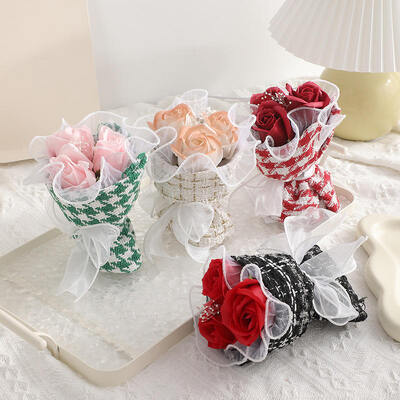 Un buon prezzo. Regali di San Valentino 3pcs Bouquet di fiori di sapone artificiale secco Bouquet di fiori regalo per donne ragazze in linea