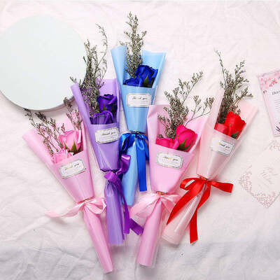 Un buon prezzo. Vendita all'ingrosso regalo di fiori per la festa della mamma compleanni San Valentino Sapone profumato artificiale Bouquets di fiori rosa in linea