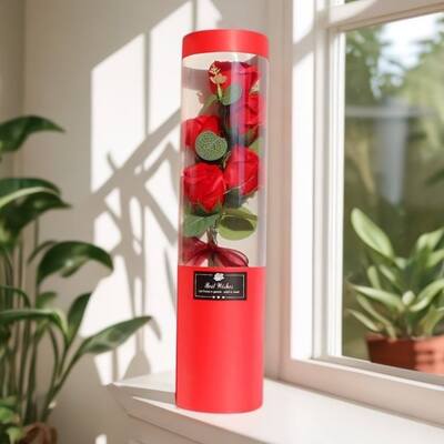 Un buon prezzo. Confezione regalo moderna fatta a mano con sapone impermeabile, bouquet di rose, cilindro trasparente, regalo floreale di dimensioni personalizzate per il commercio all'ingrosso di più festività in linea