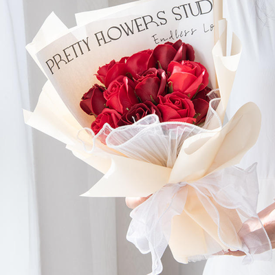 Un buon prezzo. Vendita calda Sapone artificiale Fiore Giornata della mamma Giorno di San Valentino Bouquet regalo Sapone Rosa Rosa Fabbricazione a mano Box regalo fiori in linea