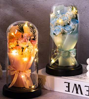 Un buon prezzo. Fiori di sapone Copertura in vetro LED Regalo di San Valentino Sapone artificiale romantico Bouquet di rose Regalo per la festa della mamma in linea