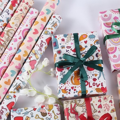 Un buon prezzo. stampa a getto di inchiostro di carta 60gsm OEM/ODM del rotolo dell'involucro di regalo 30sqft disponibile in linea