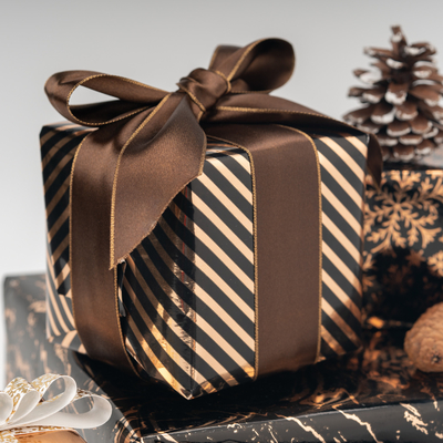 Un buon prezzo. Lo stile nero ha barrato la carta da imballaggio 10m di Kraft rotola l'OEM di carta da imballaggio di Natale in linea